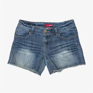 Mid rise denim shorts log line raw hem blue medium / dark wash size 5 from Bongo